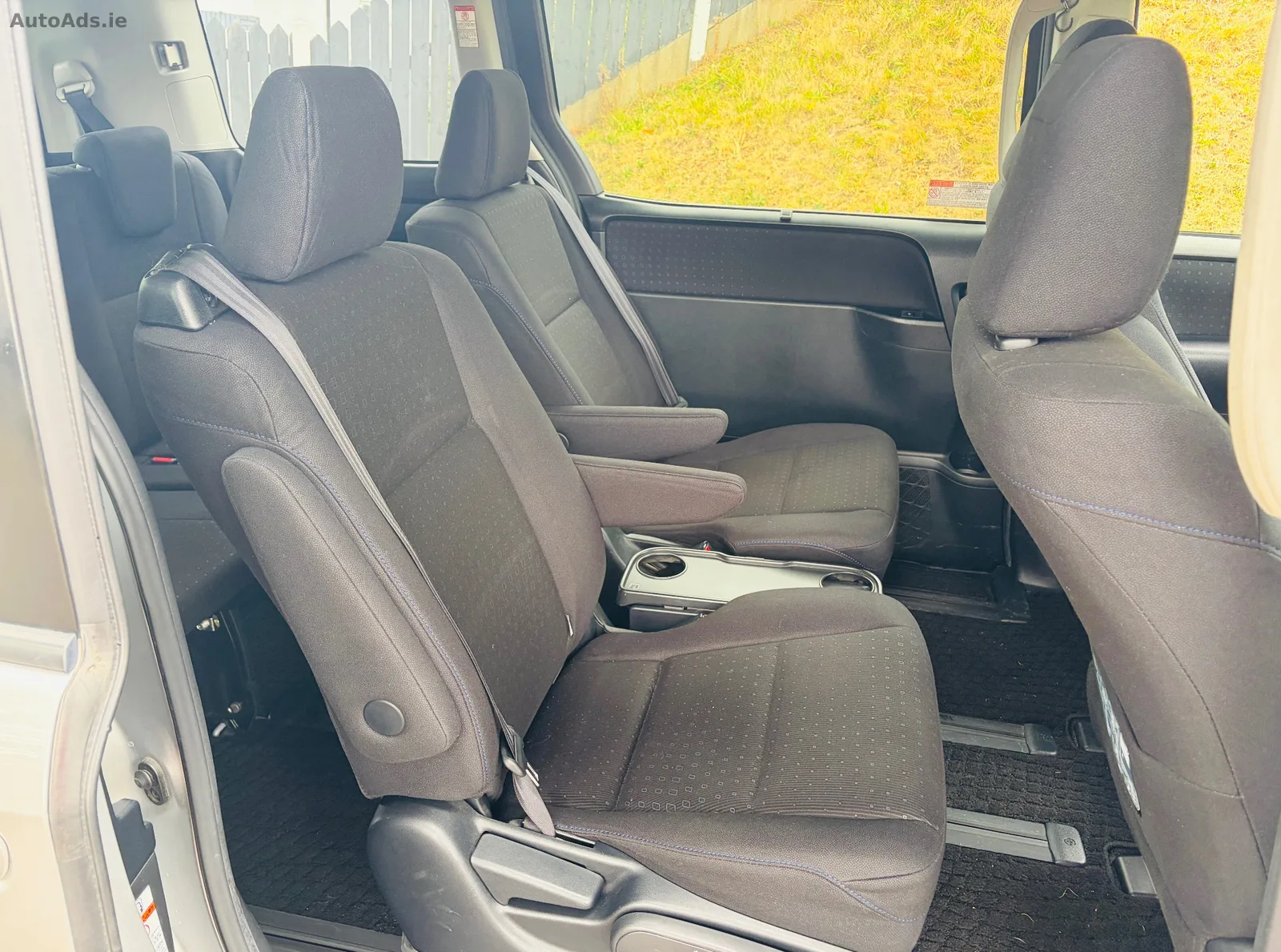 2015 Toyota Voxy – photo 15