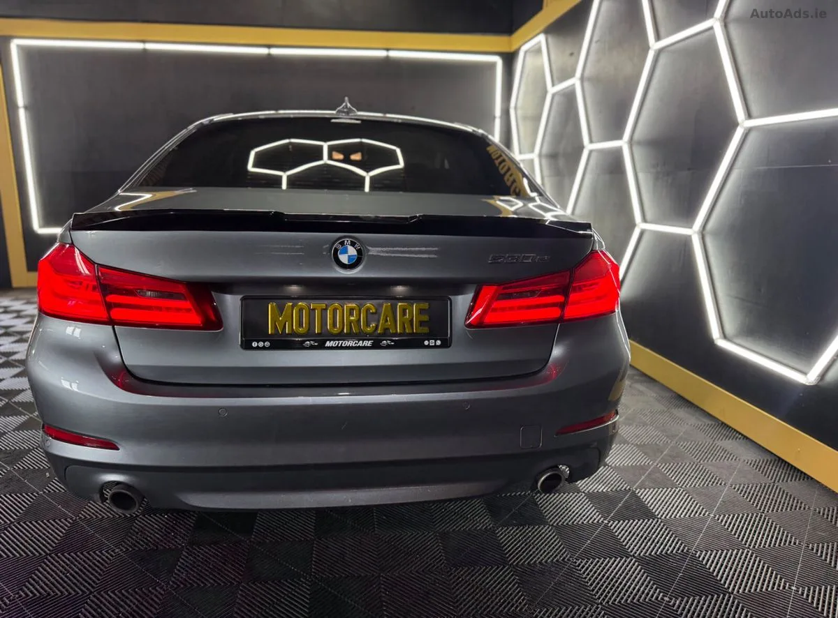 2017 BMW 5-Series – photo 10