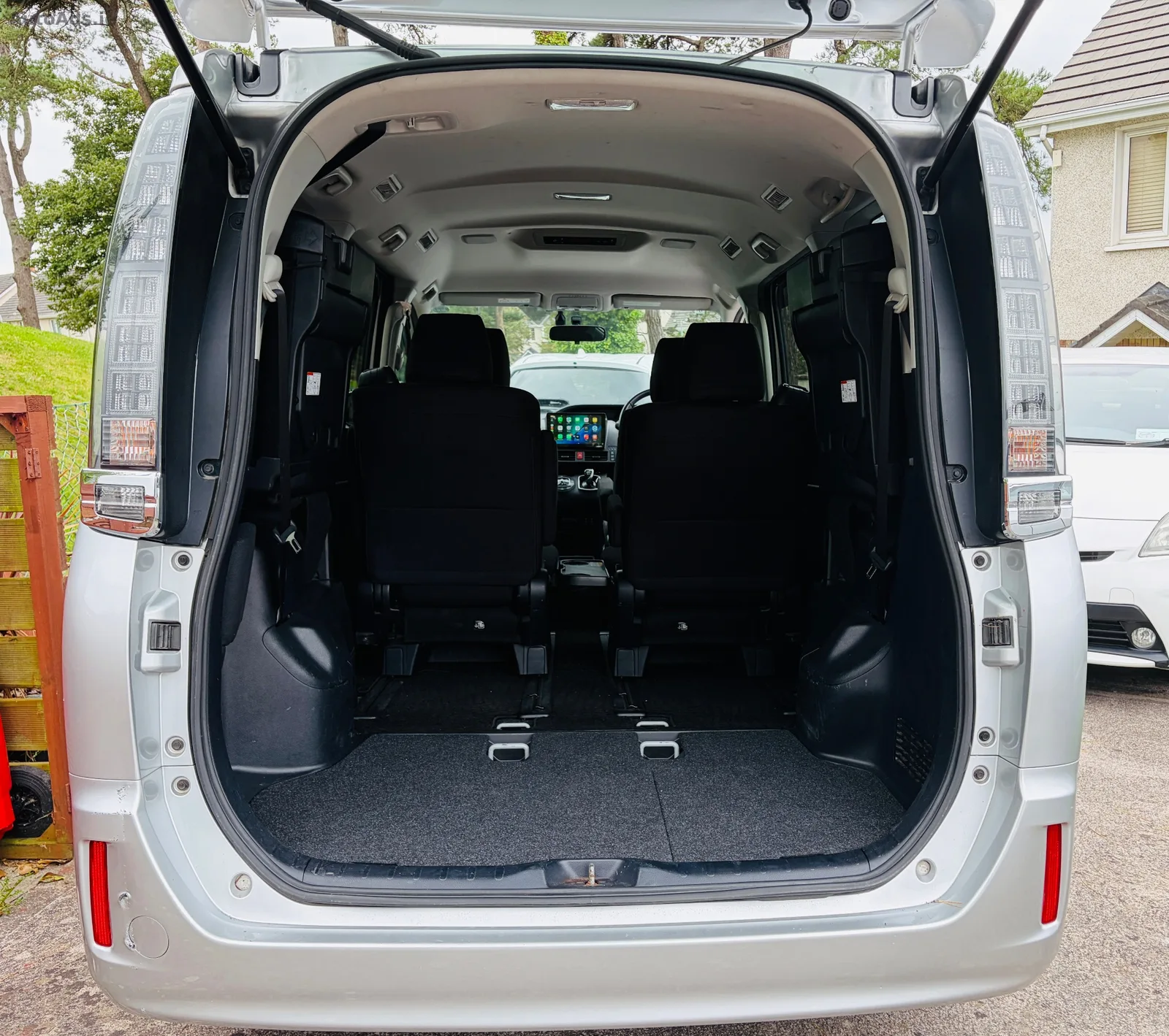 2015 Toyota Voxy – photo 13