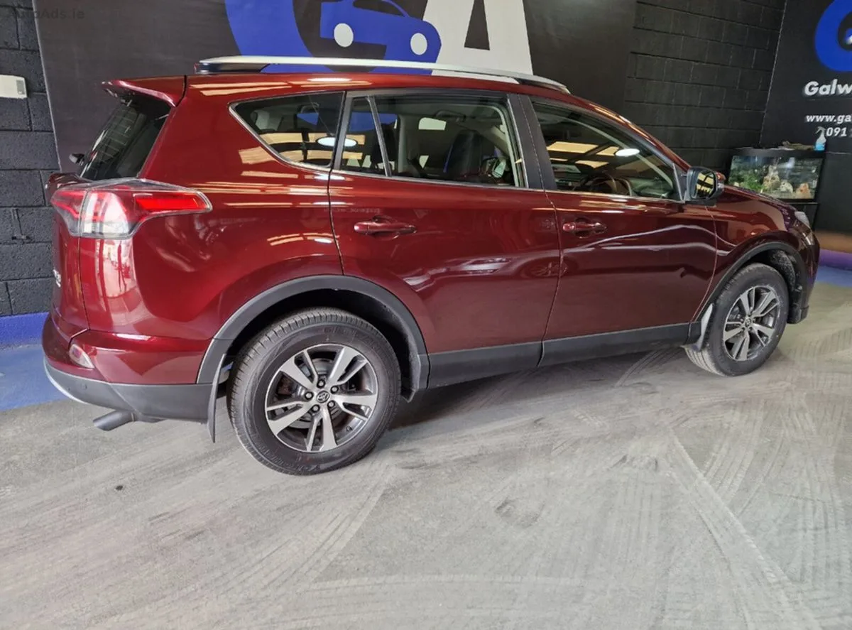 2017 Toyota RAV4 – photo 10