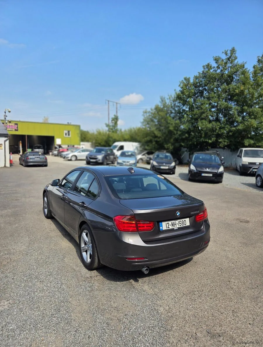 2012 BMW 3-Series – photo 11