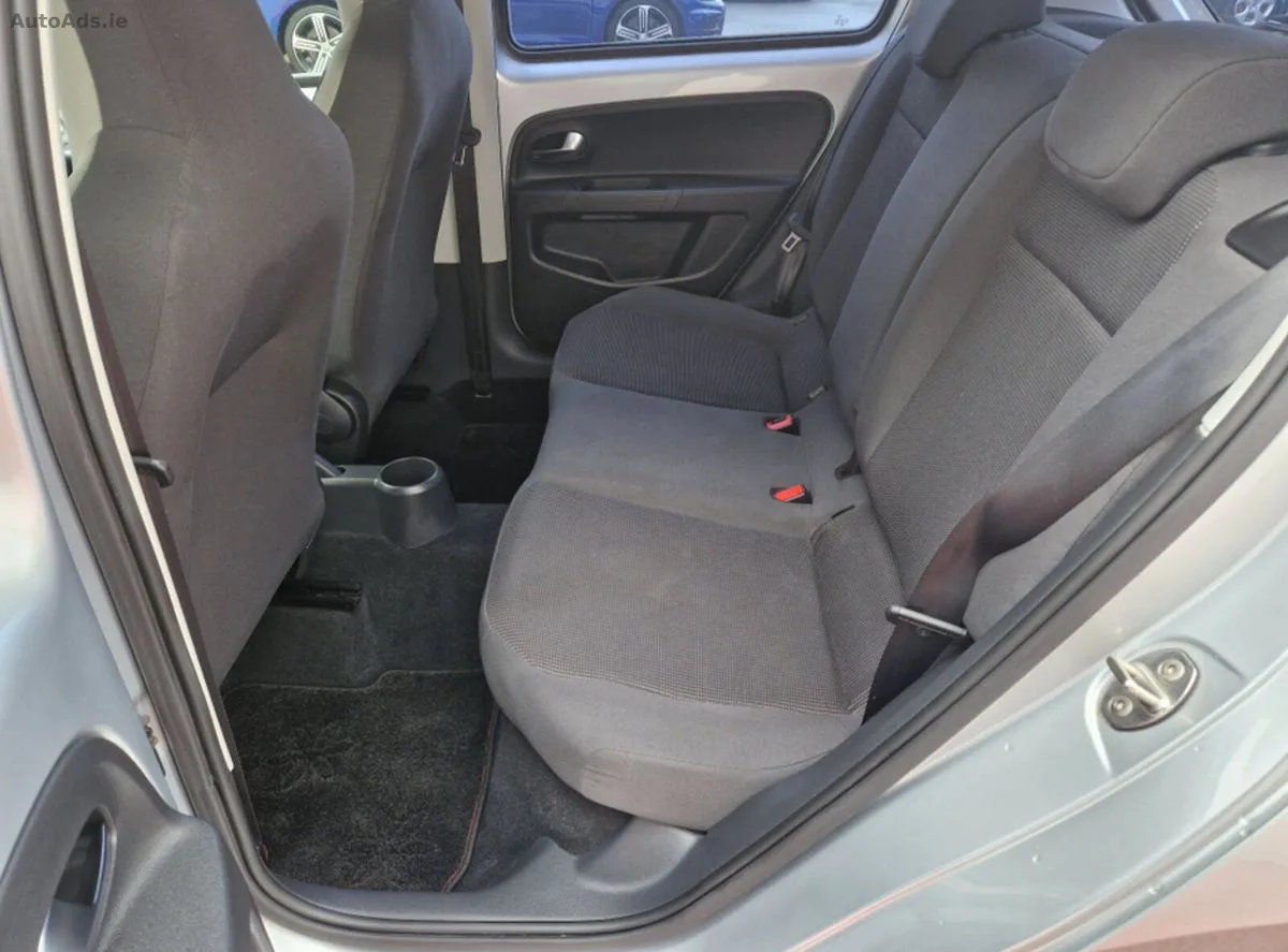 2014 Volkswagen up! – photo 20
