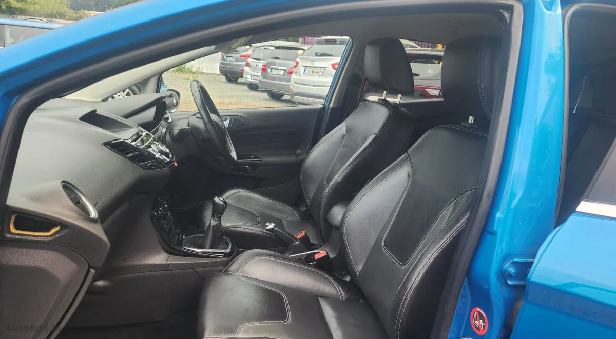 2014 Ford Fiesta – photo 11