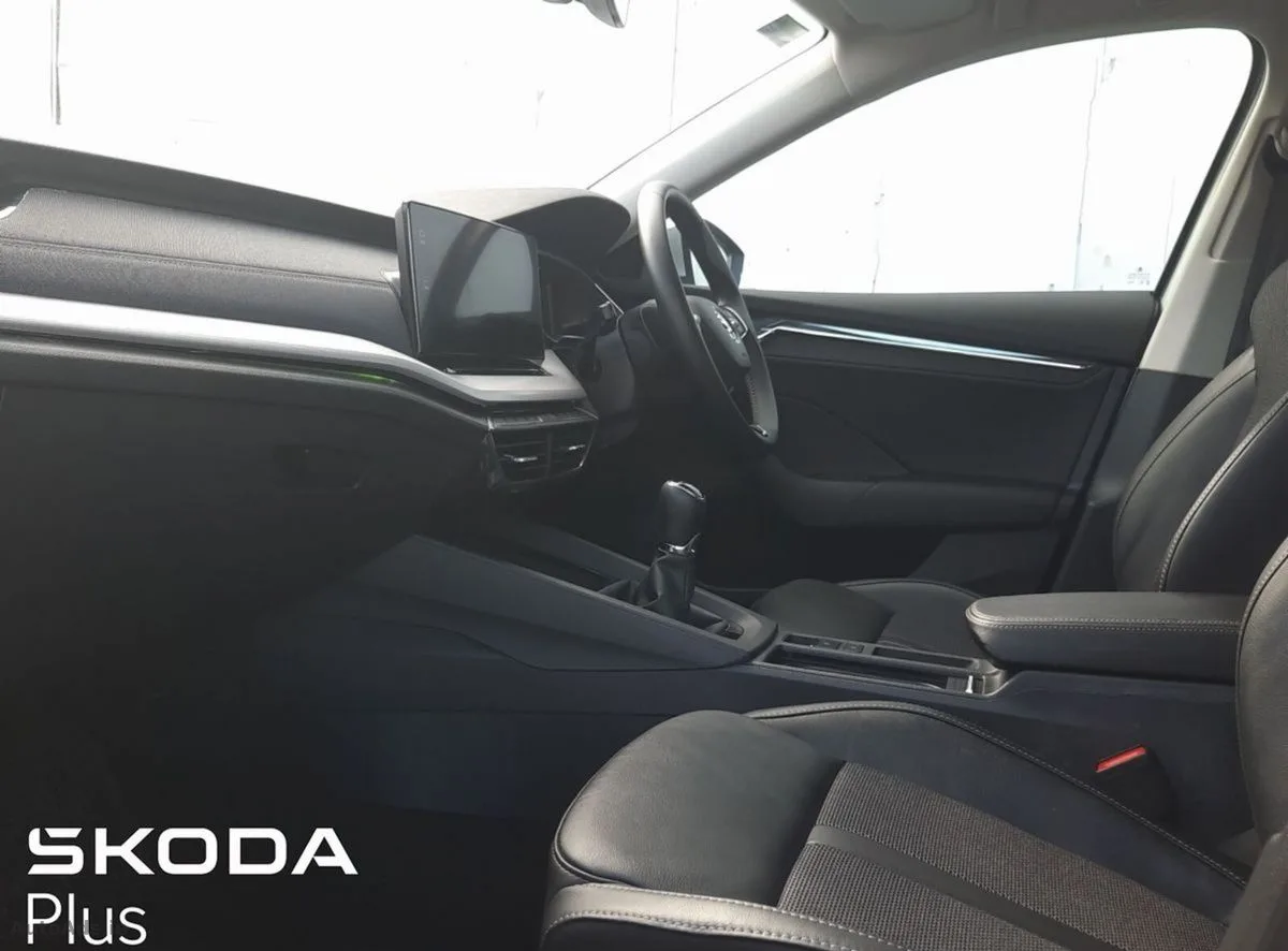 2023 Skoda Octavia – photo 3