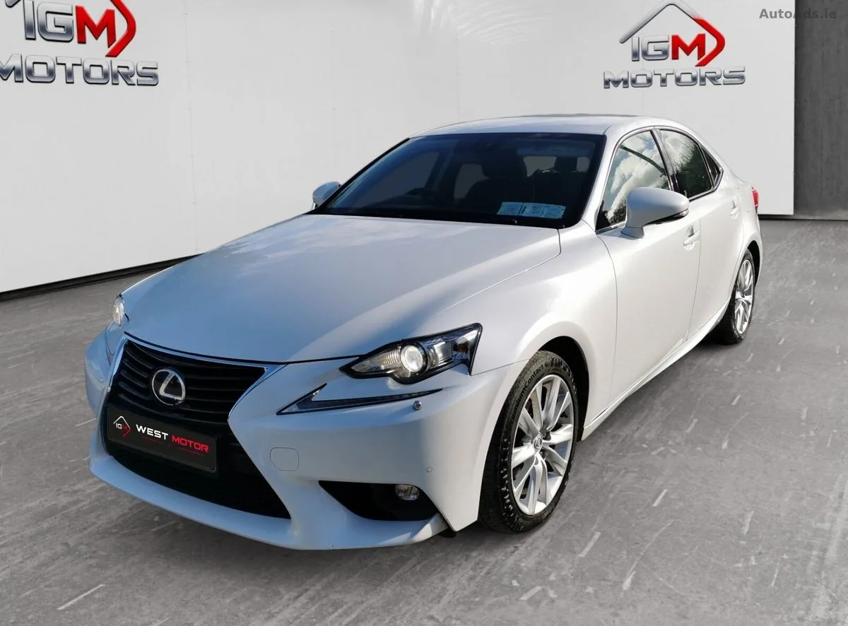 2015 Lexus IS – photo 2