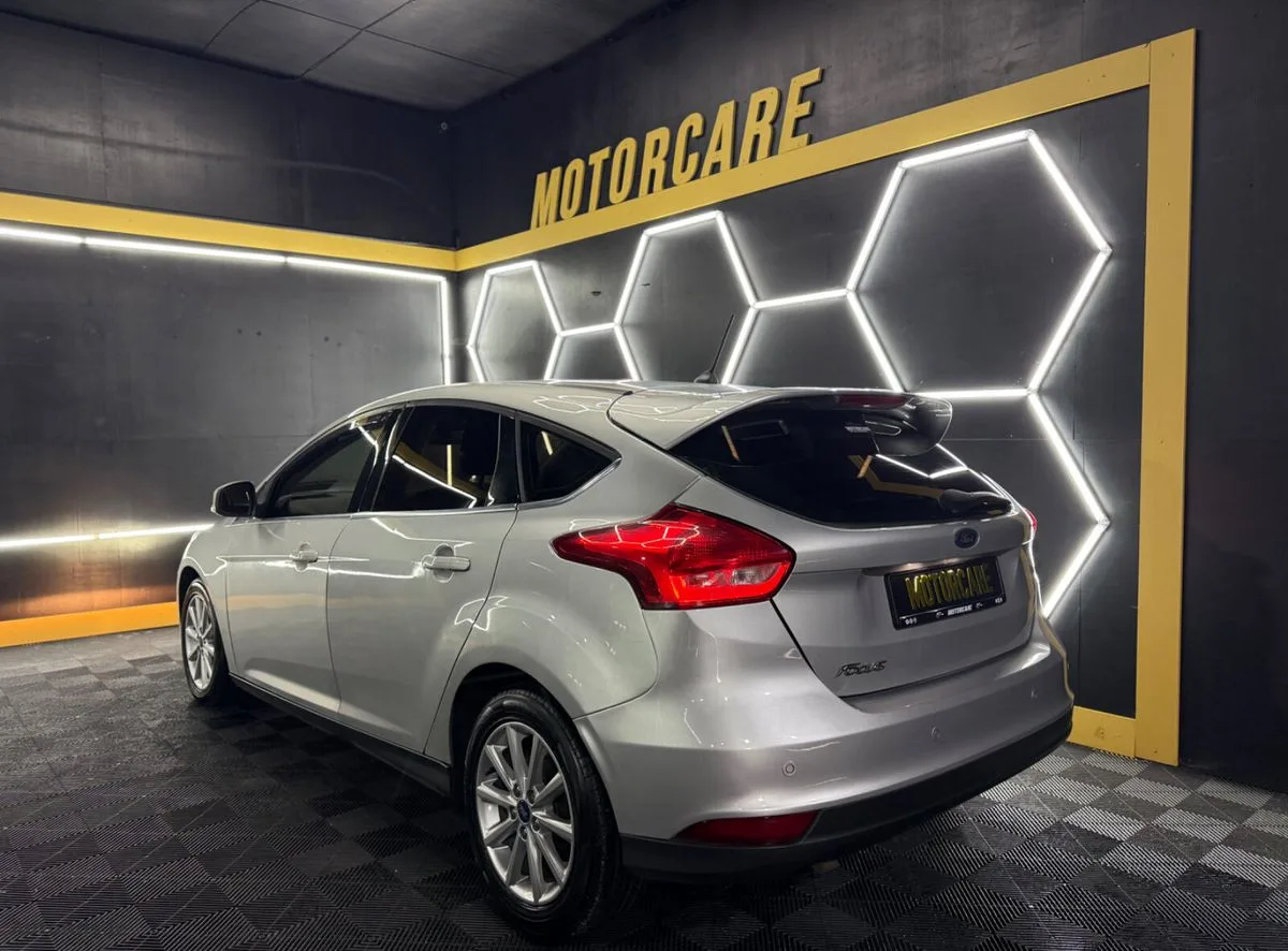 2017 Ford Focus – photo 10