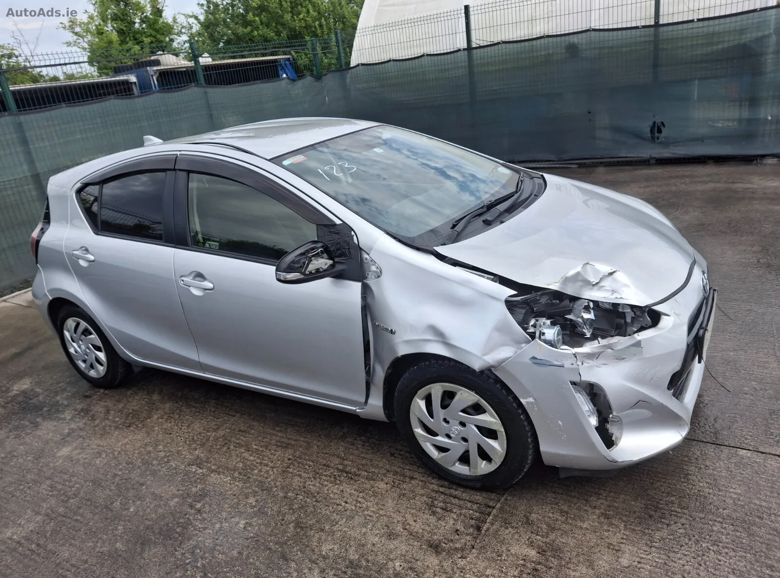 2015 Toyota Aqua – photo 2