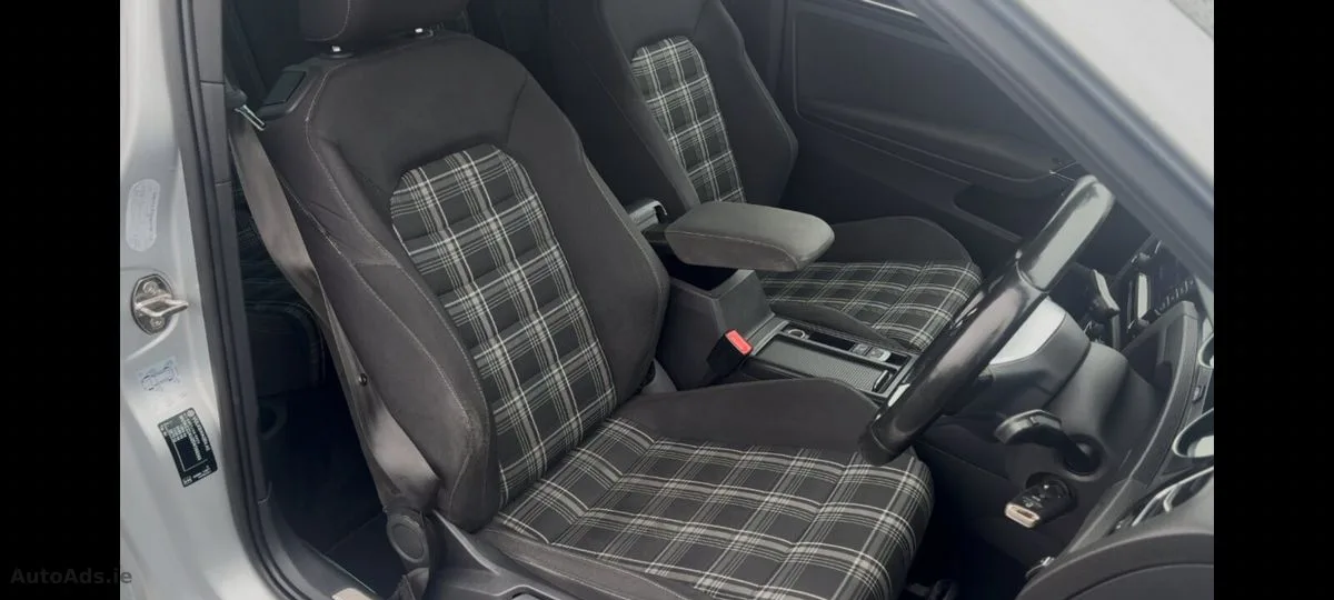 2014 Volkswagen Golf – photo 17