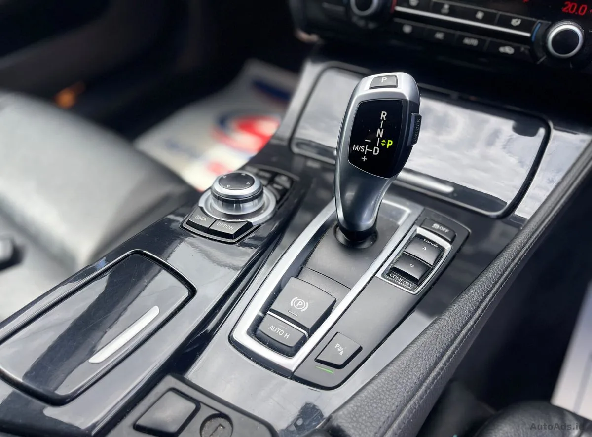 2013 BMW 5-Series – photo 16