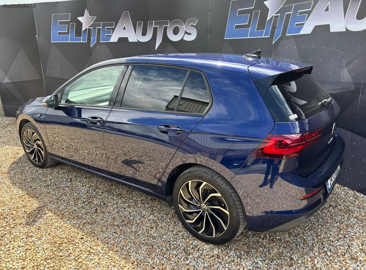 2024 Volkswagen Golf – photo 3