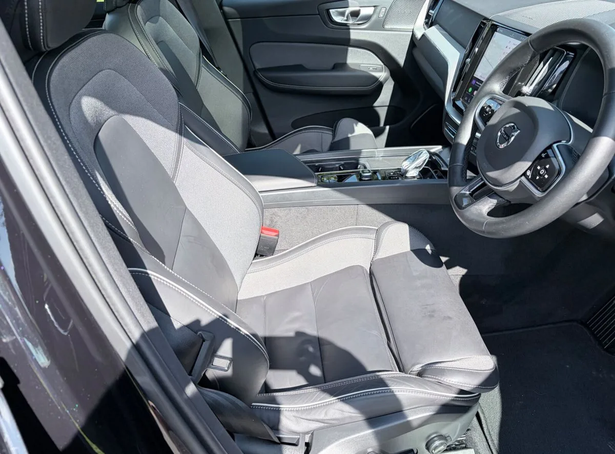 2025 Volvo XC60 – photo 15