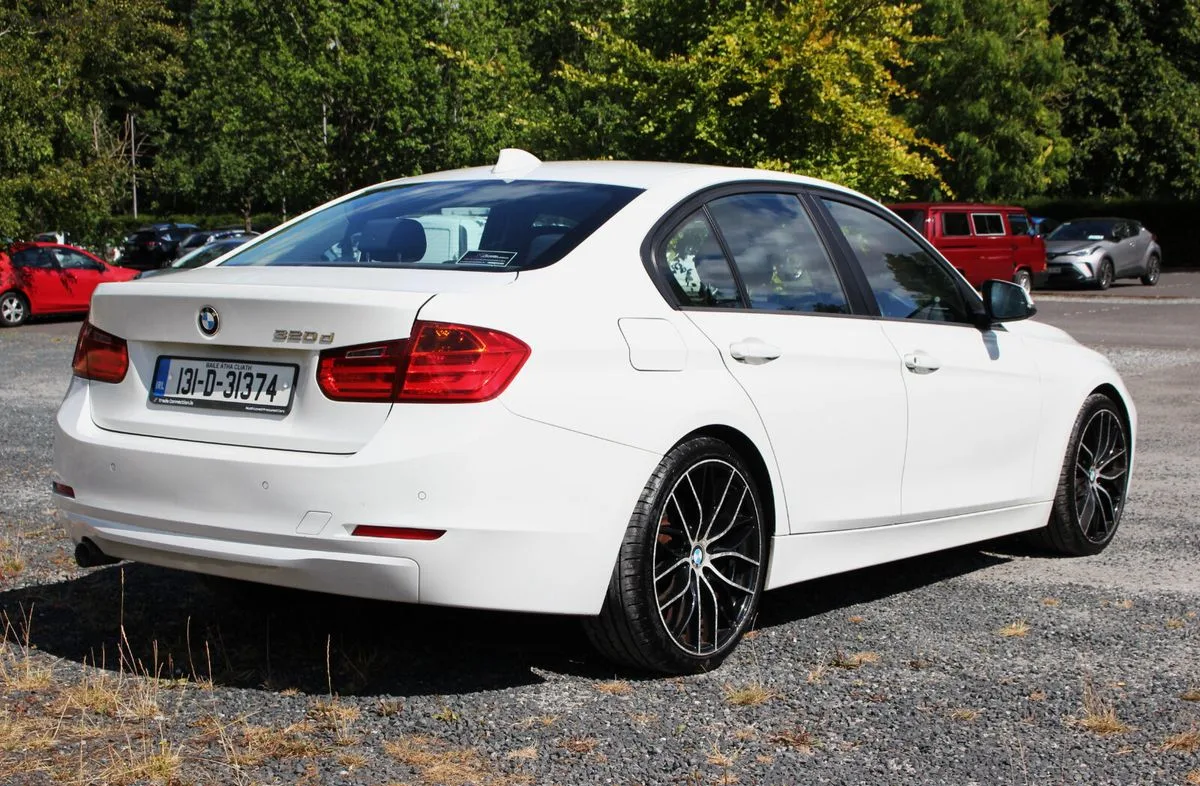 2013 BMW 3-Series – photo 3