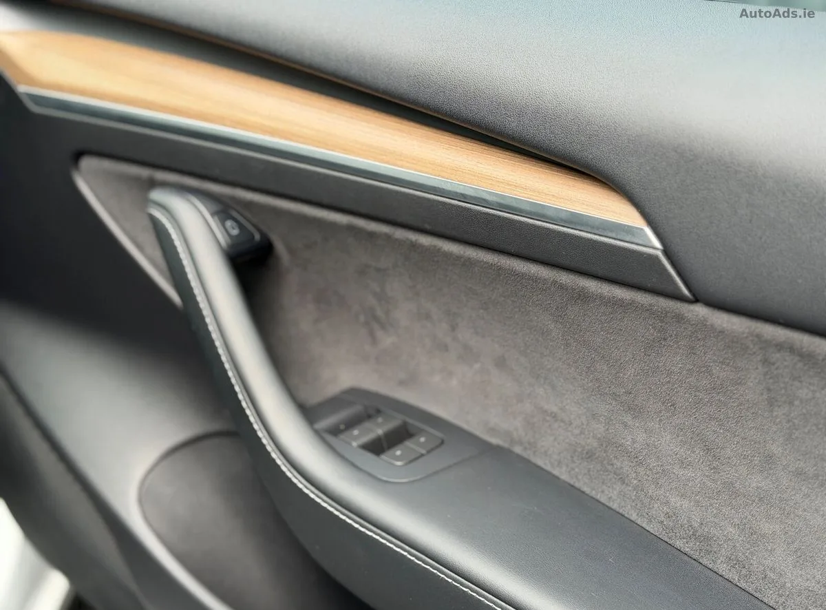 2023 Tesla Model 3 – photo 12