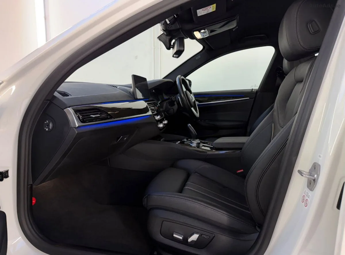 2021 BMW 5-Series – photo 19