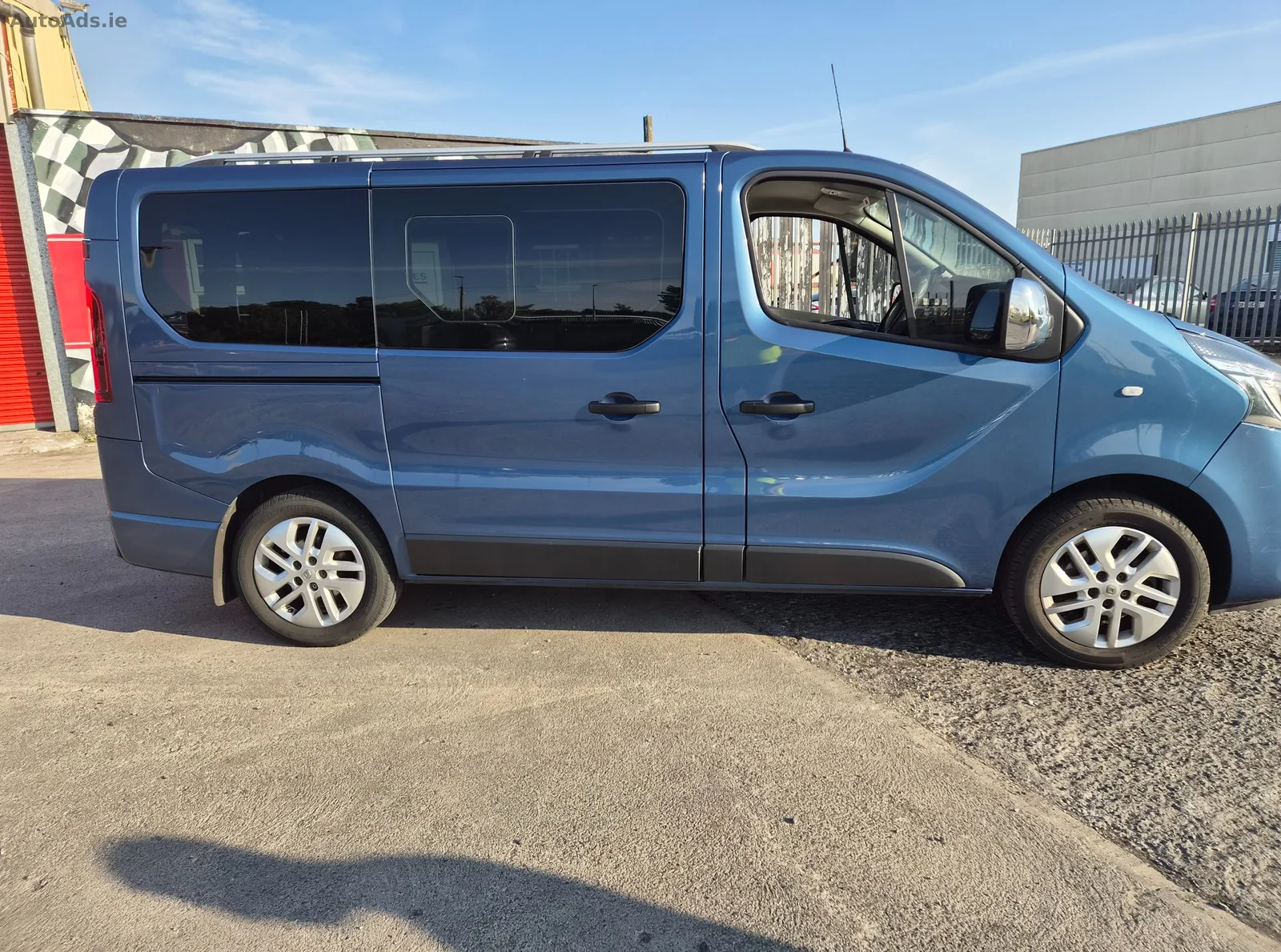 2021 Renault Trafic – photo 2