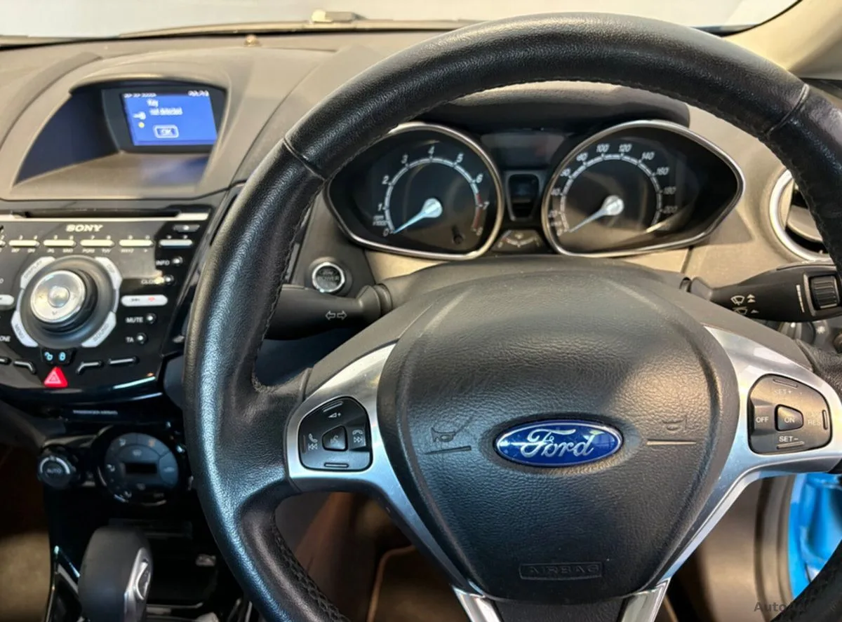 2015 Ford Fiesta – photo 13