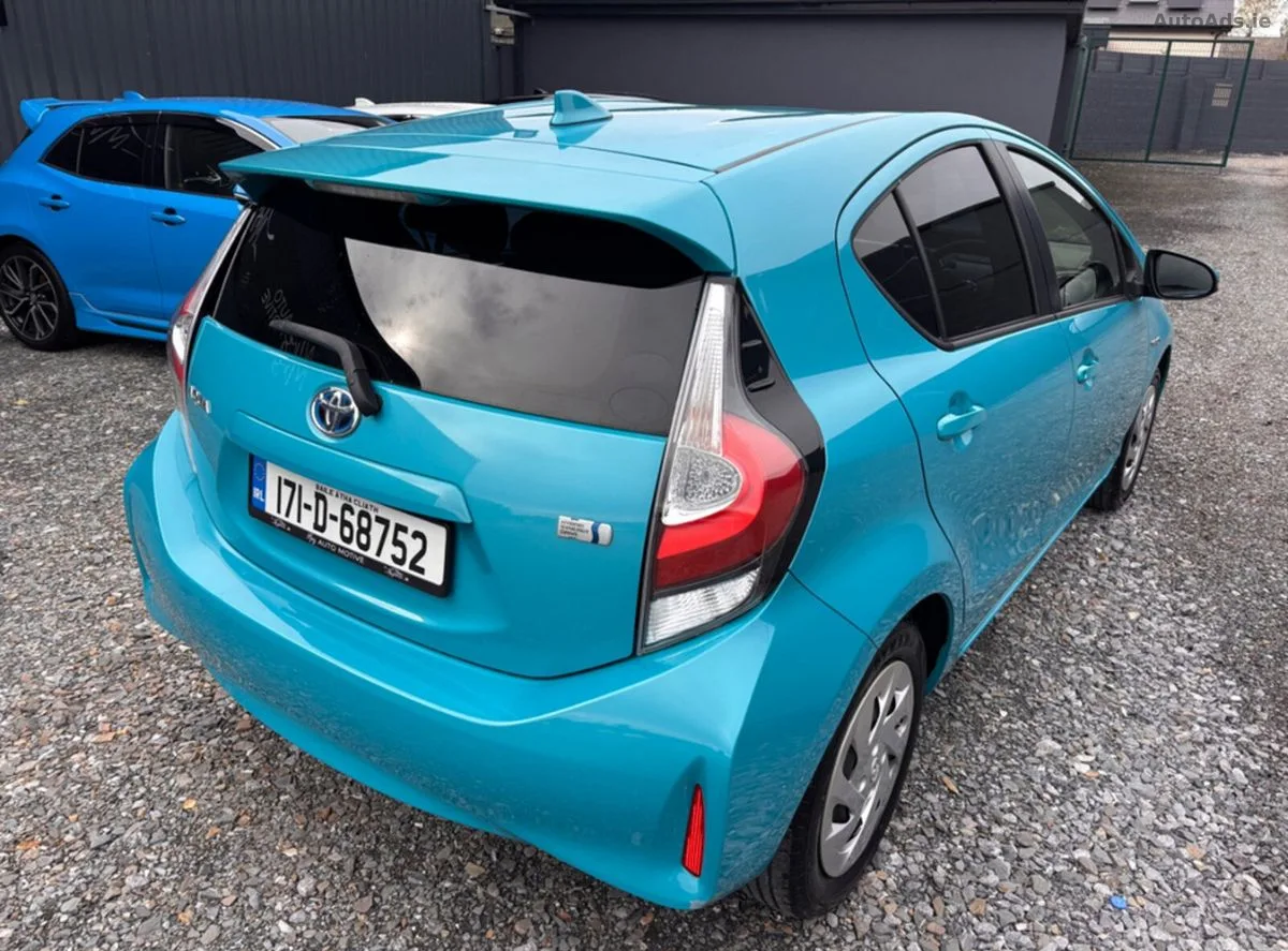 2017 Toyota Aqua – photo 4