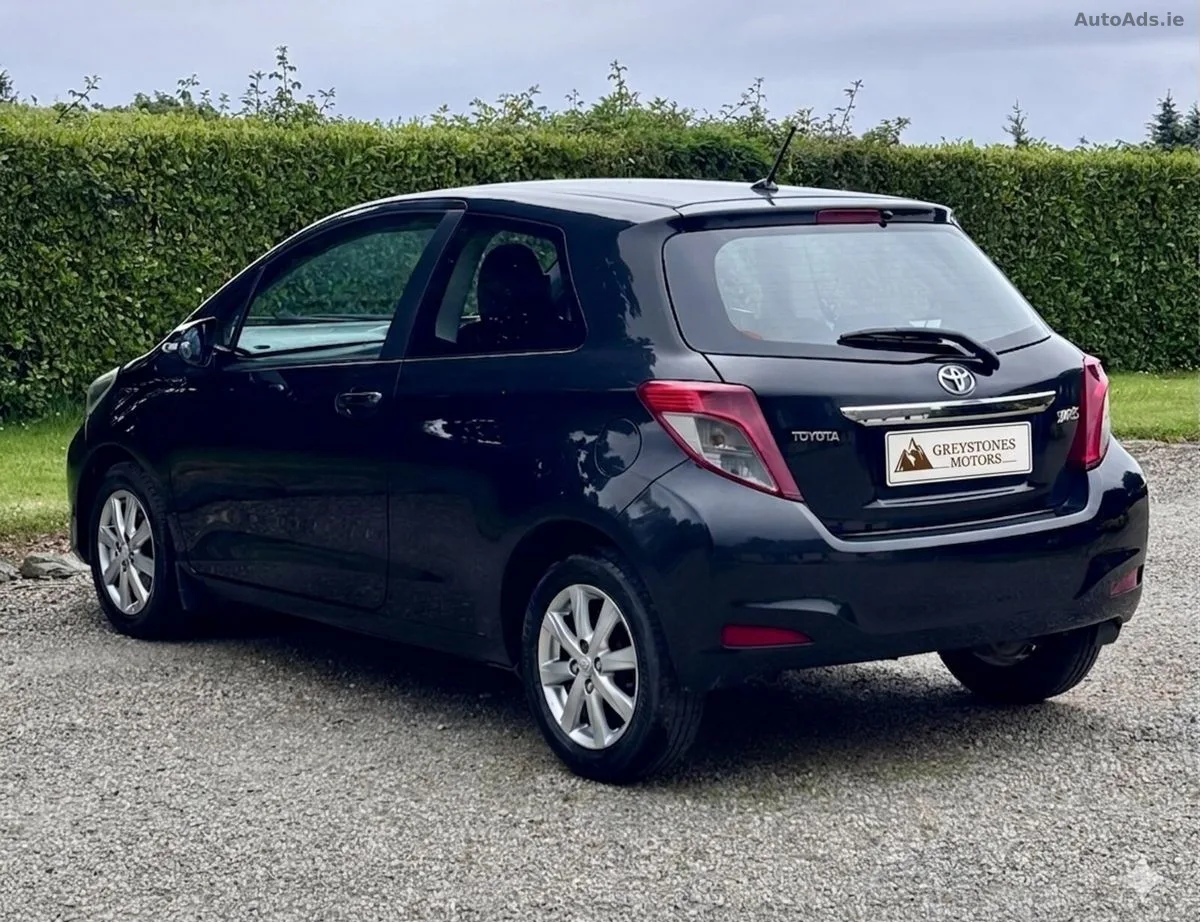 2012 Toyota Yaris – photo 4