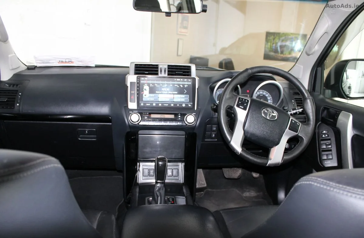 2017 Toyota Land Cruiser – photo 10