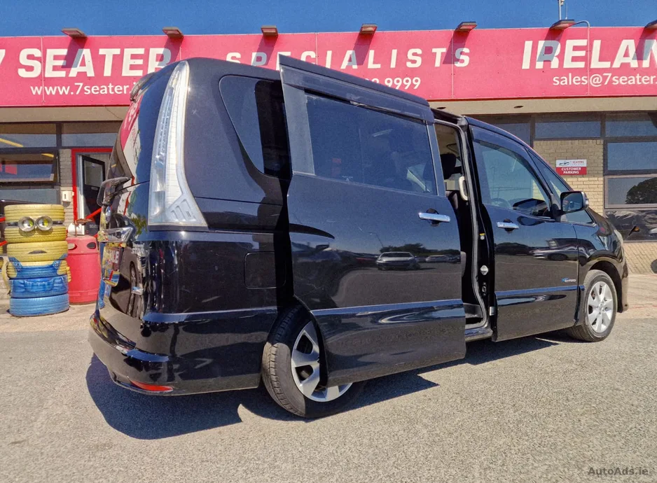 2013 Nissan Serena – photo 3