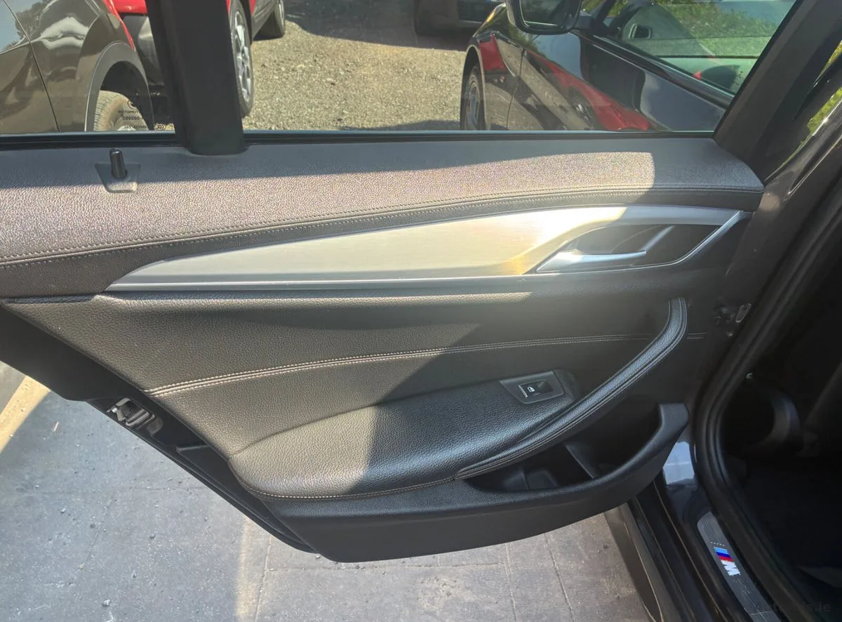 2019 BMW 5-Series – photo 20