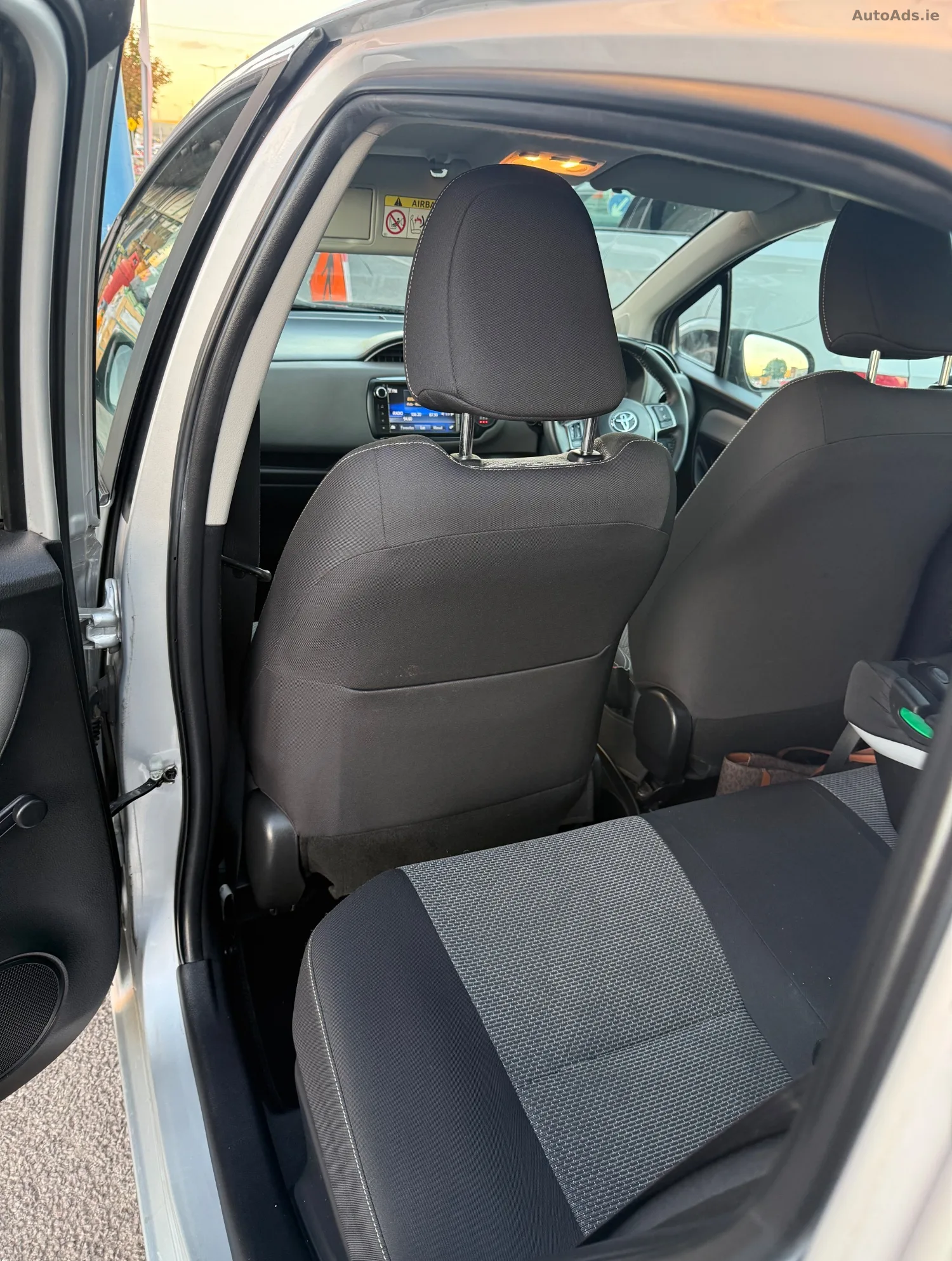 2014 Toyota Yaris – photo 8