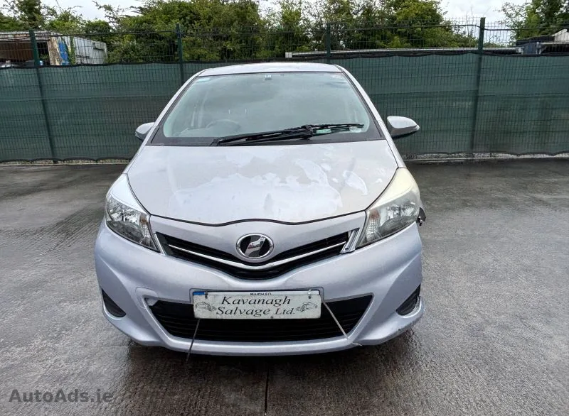 2012 Toyota Vitz – photo 7