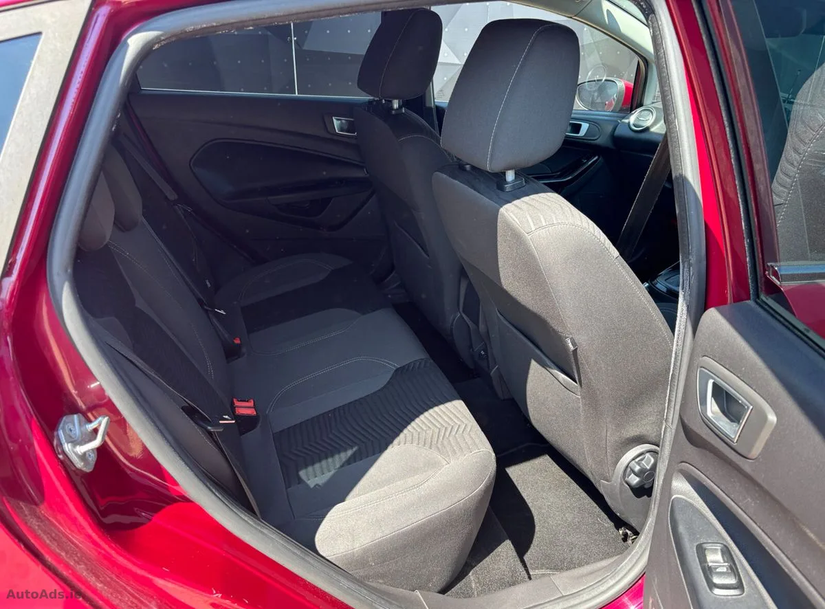 2014 Ford Fiesta – photo 10