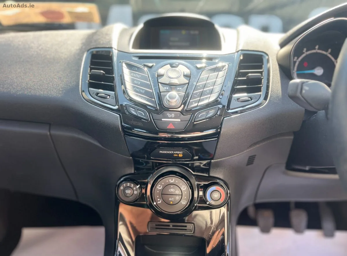 2017 Ford Fiesta – photo 10