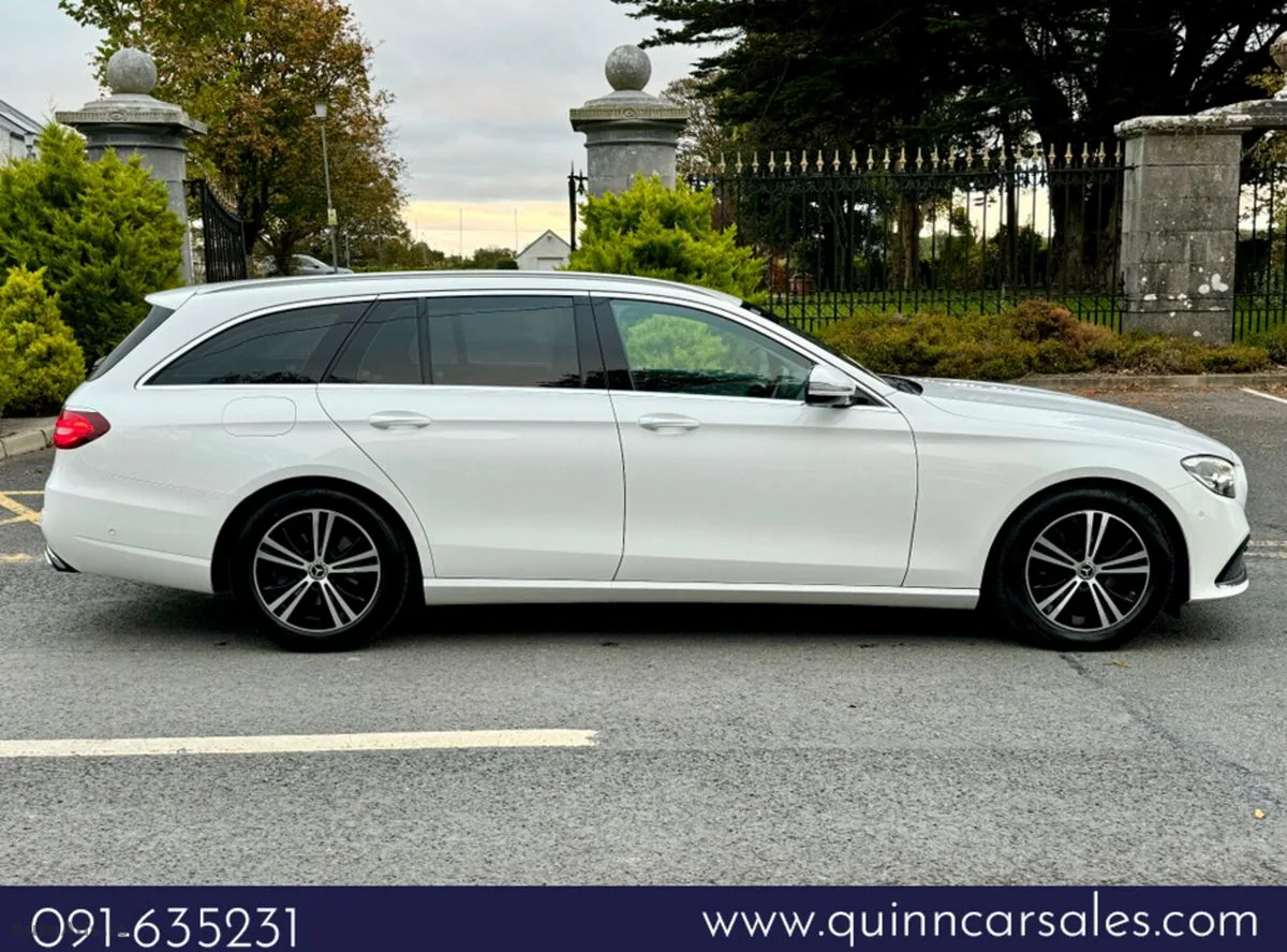 2022 Mercedes-Benz E-Class – photo 2