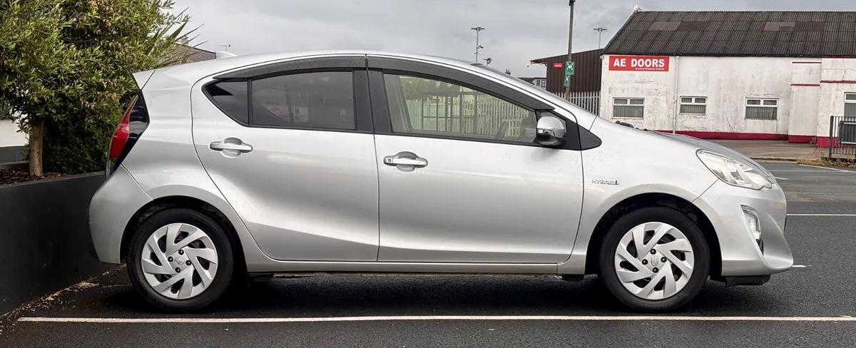 2017 Toyota Aqua – photo 8