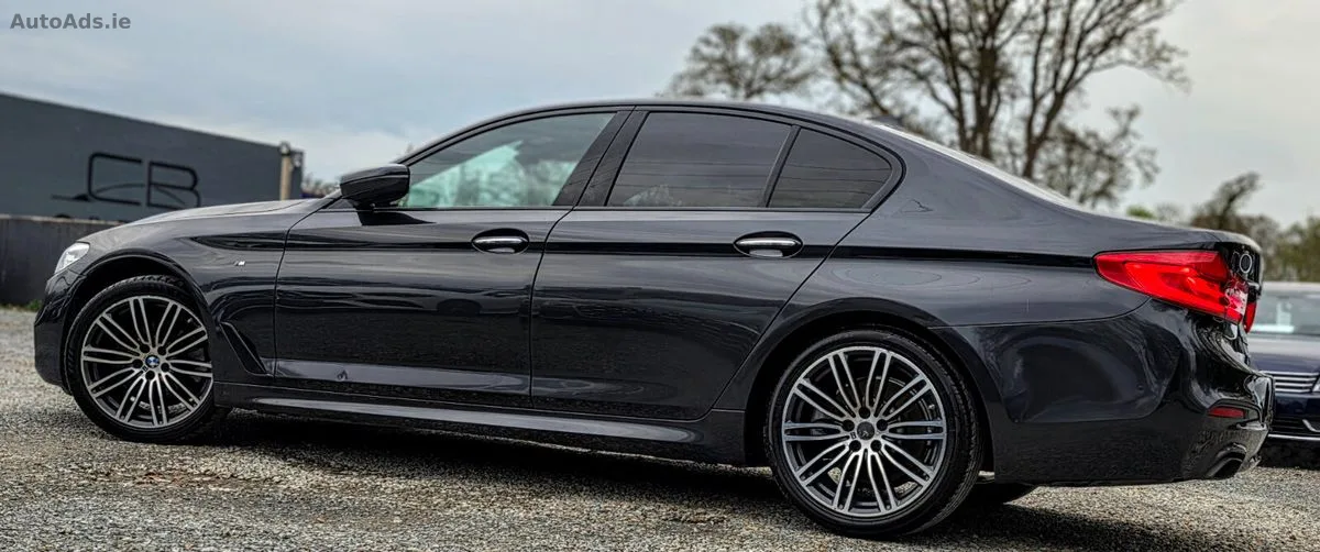 2017 BMW 5-Series – photo 14