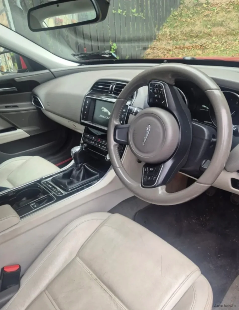 2016 Jaguar XE – photo 5