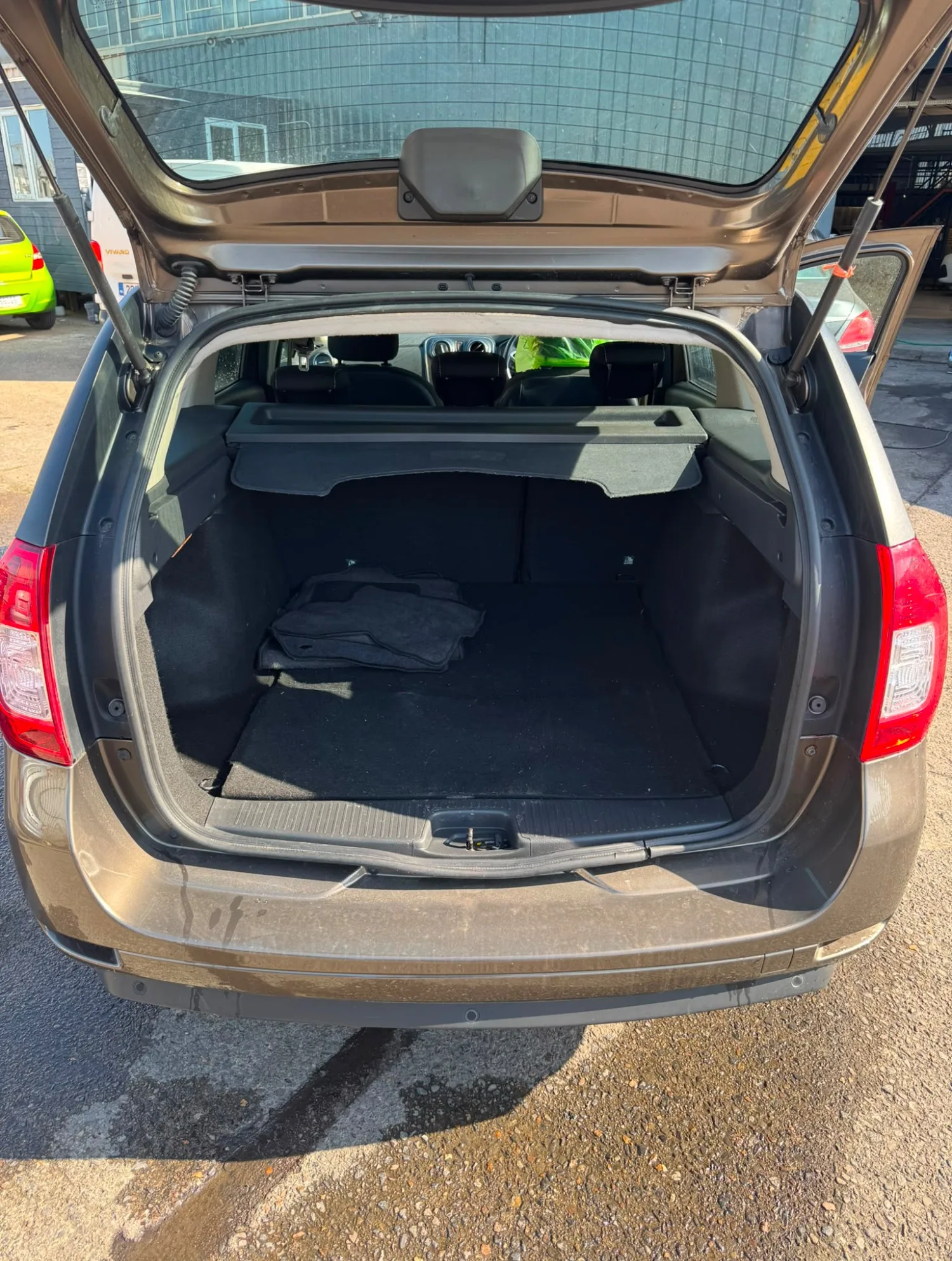 2017 Dacia Logan – photo 2