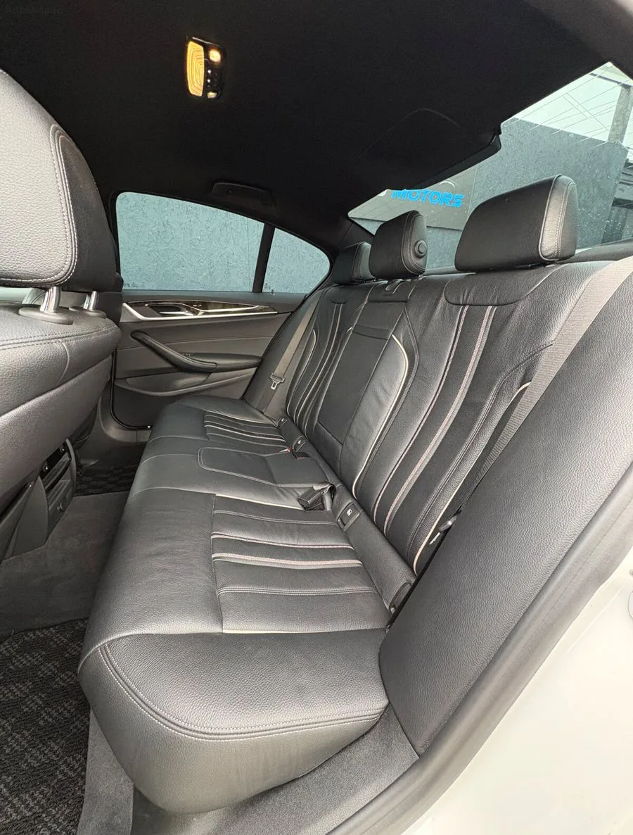 2017 BMW 5-Series – photo 14