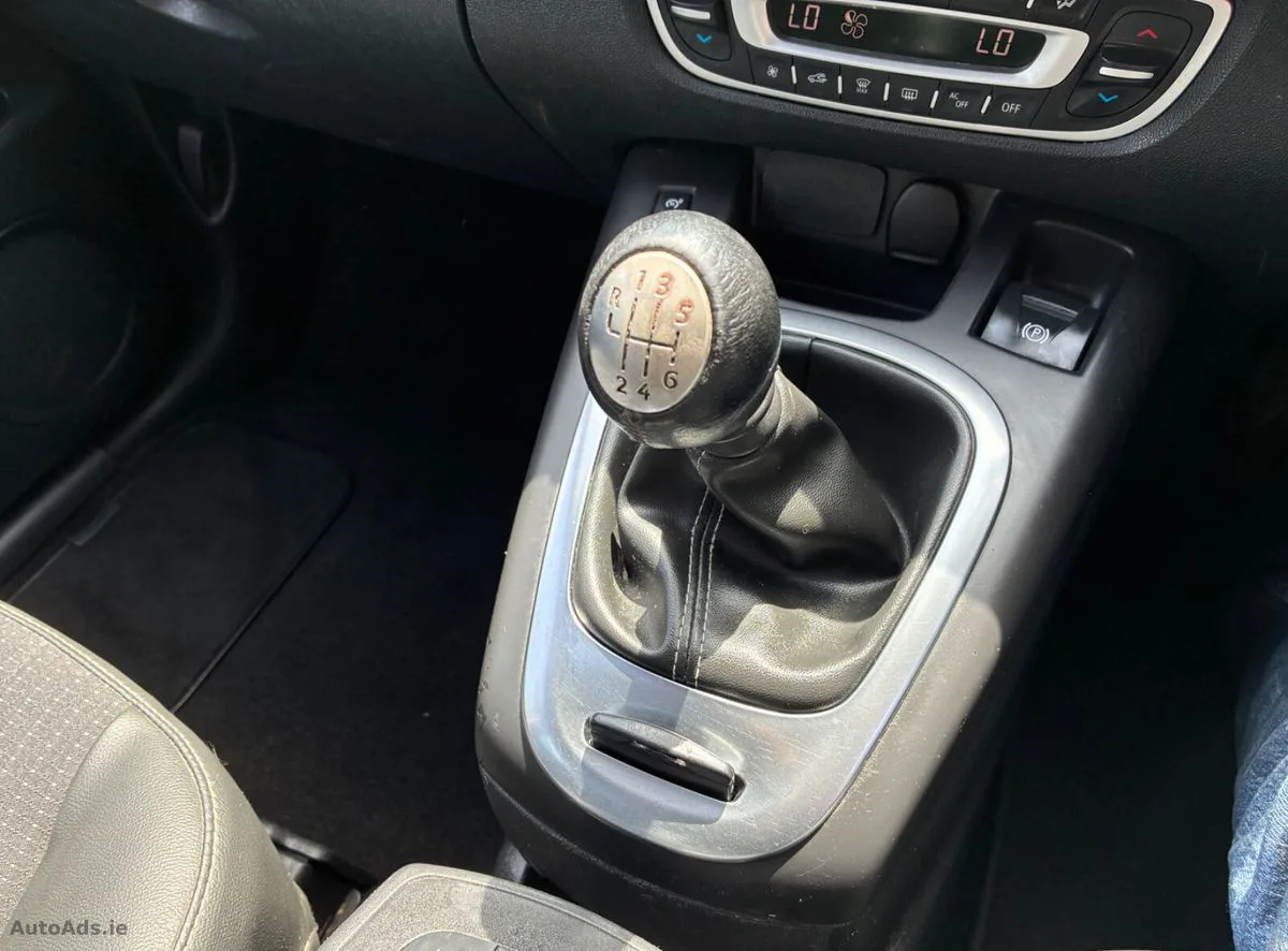 2015 Renault Grand Scenic – photo 12