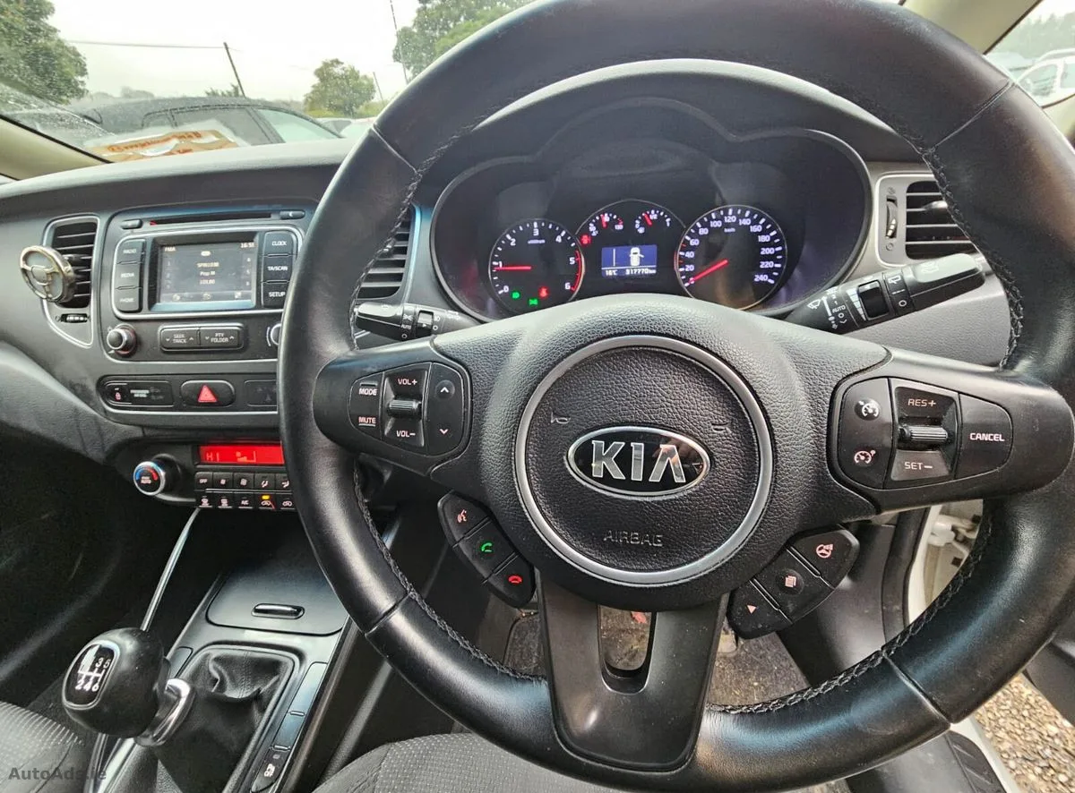 2015 Kia Carens – photo 12