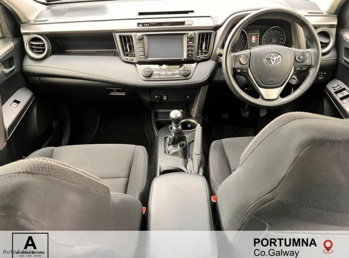 2018 Toyota RAV4 – photo 2