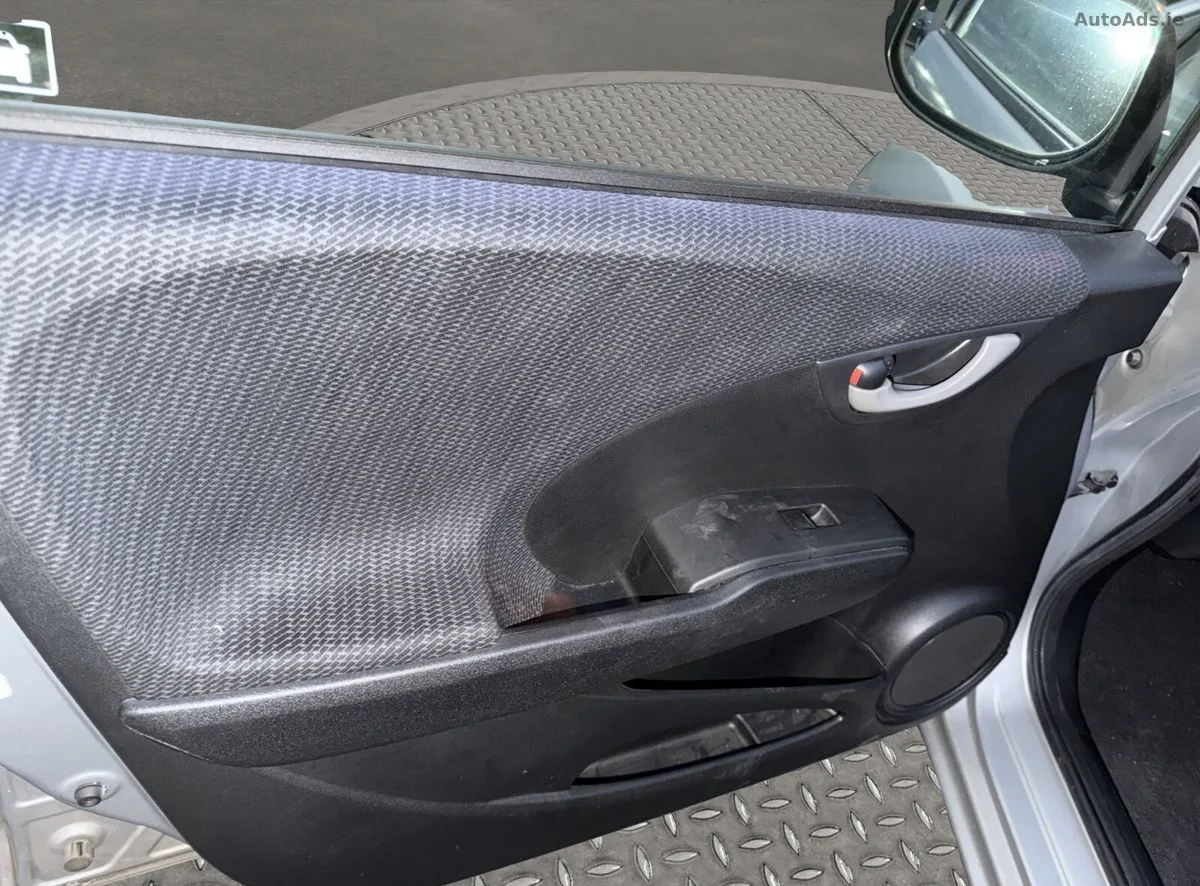 2011 Honda Fit – photo 19