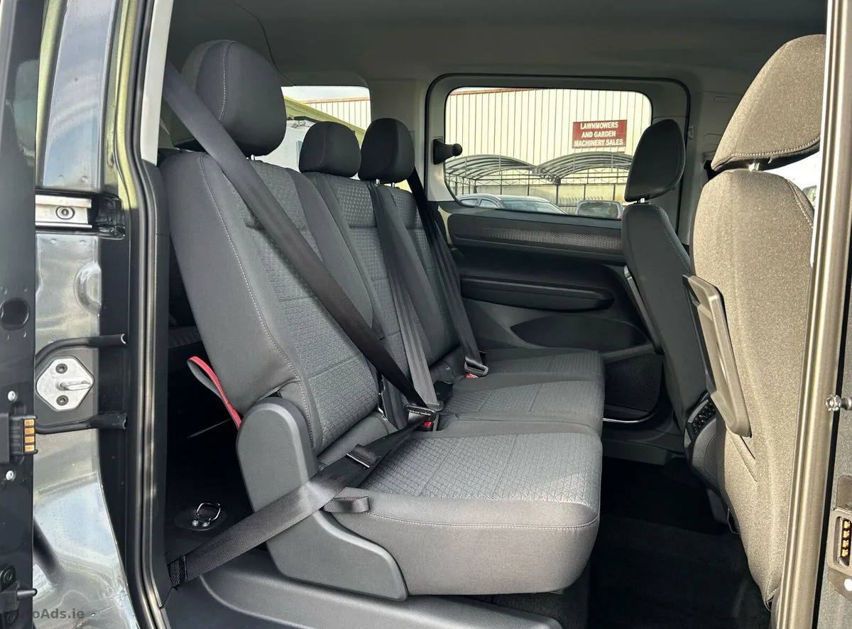 2026 Ford Tourneo Connect – photo 13