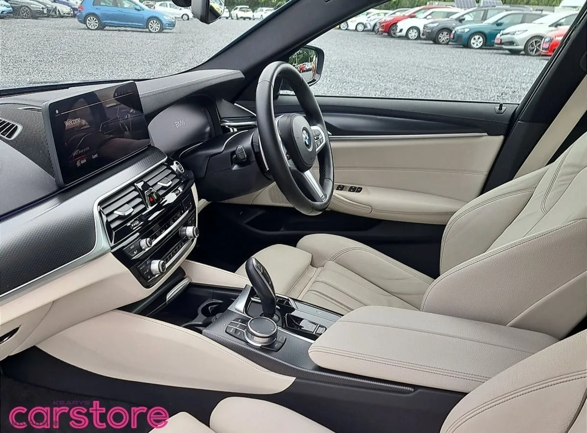 2022 BMW 5-Series – photo 8