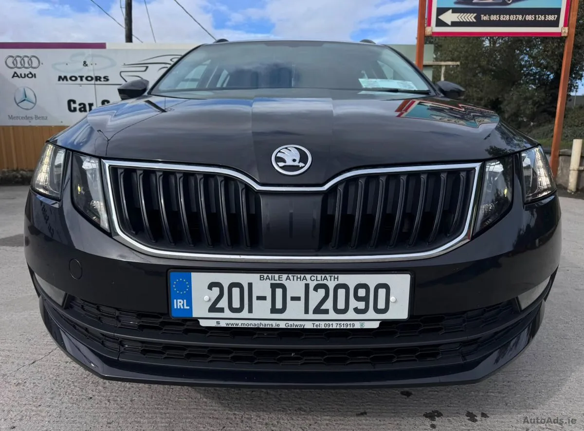 2020 Skoda Octavia – photo 2