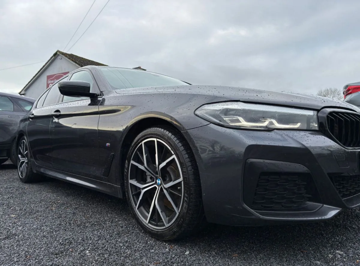 2022 BMW 5-Series – photo 14