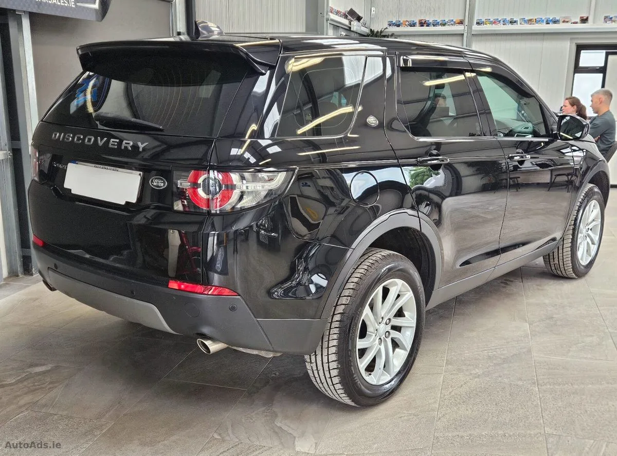 2019 Land Rover Discovery Sport – photo 2
