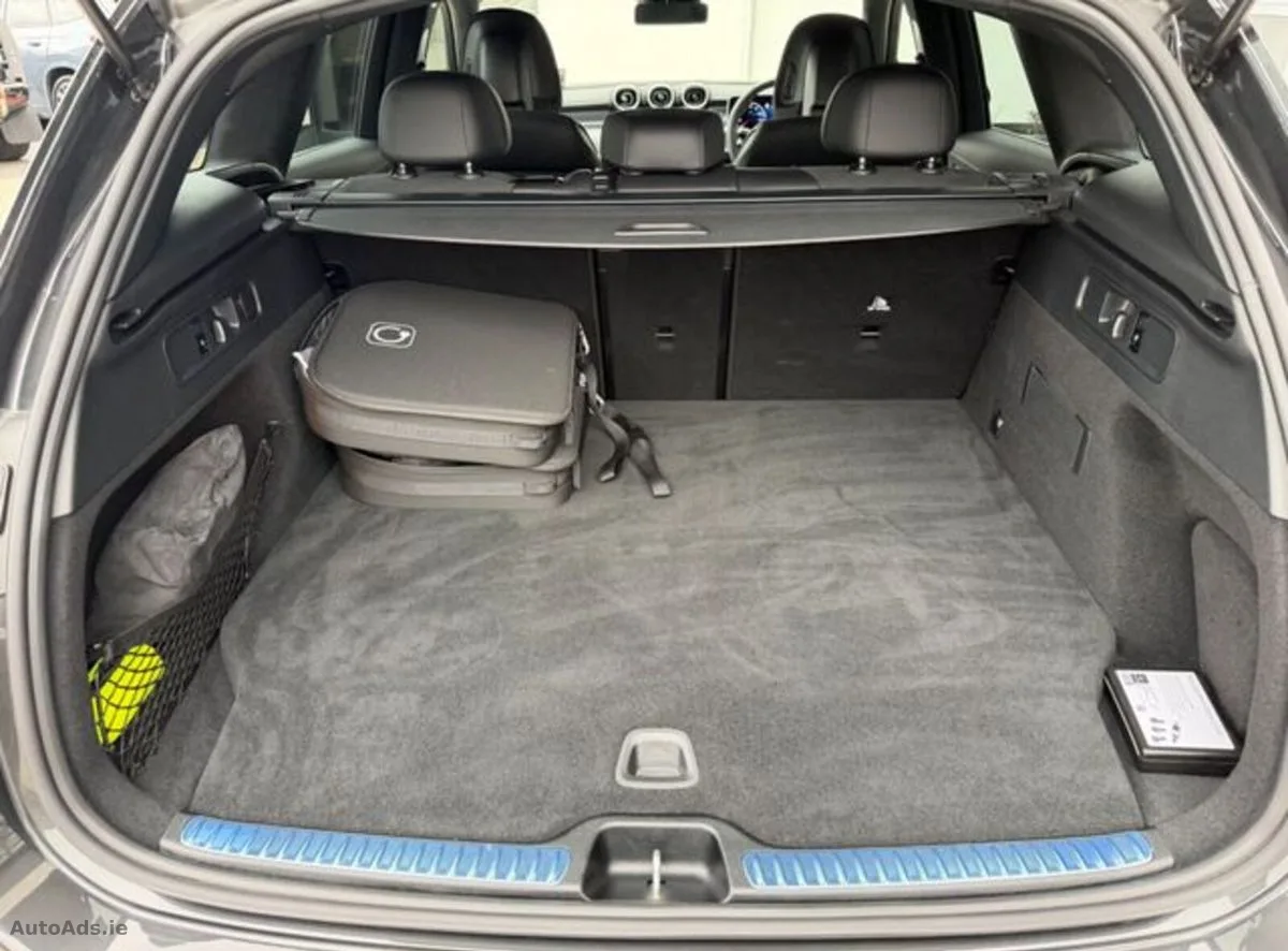 2026 Mercedes-Benz GLC – photo 17