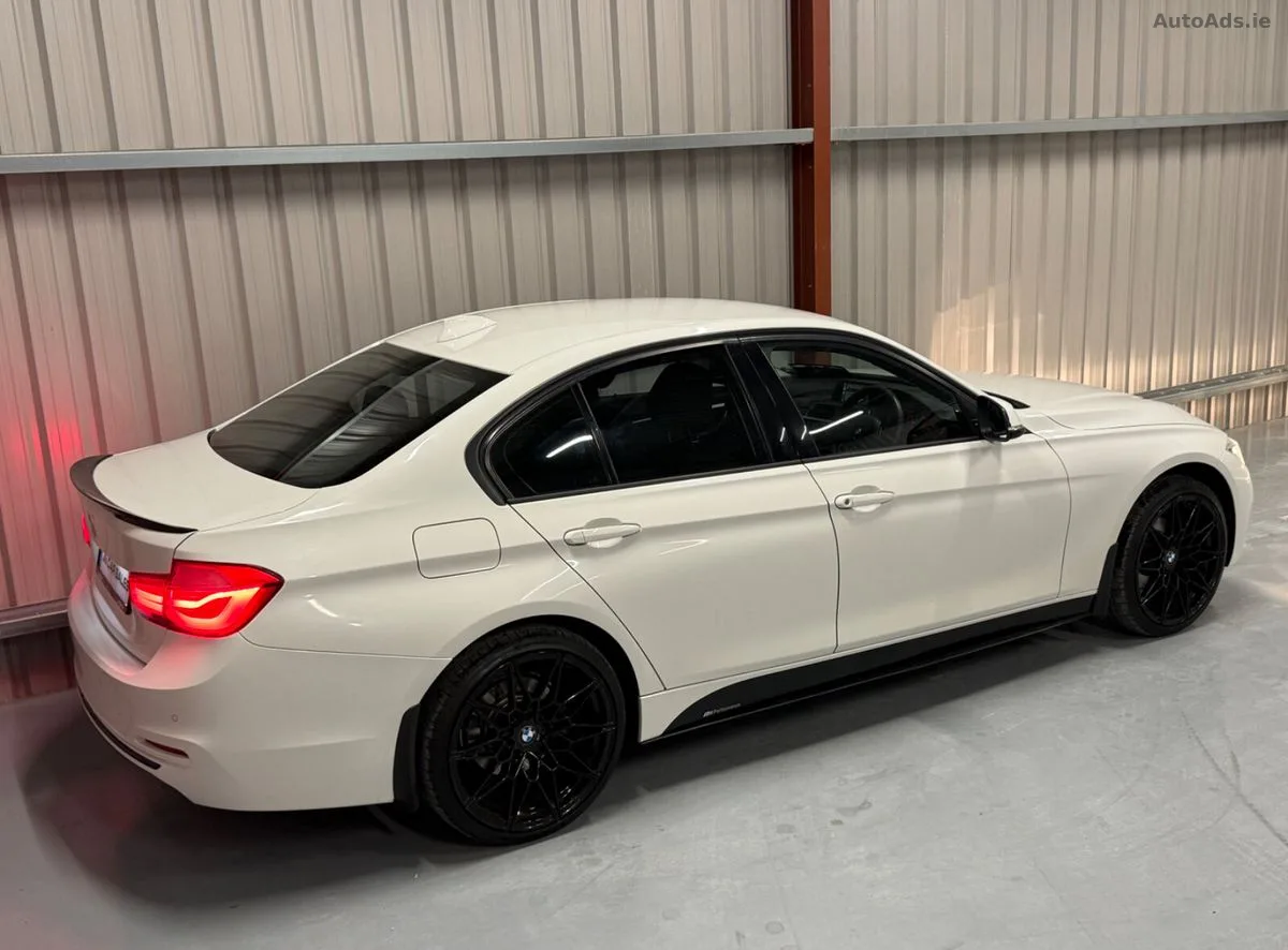 2015 BMW 3-Series – photo 4