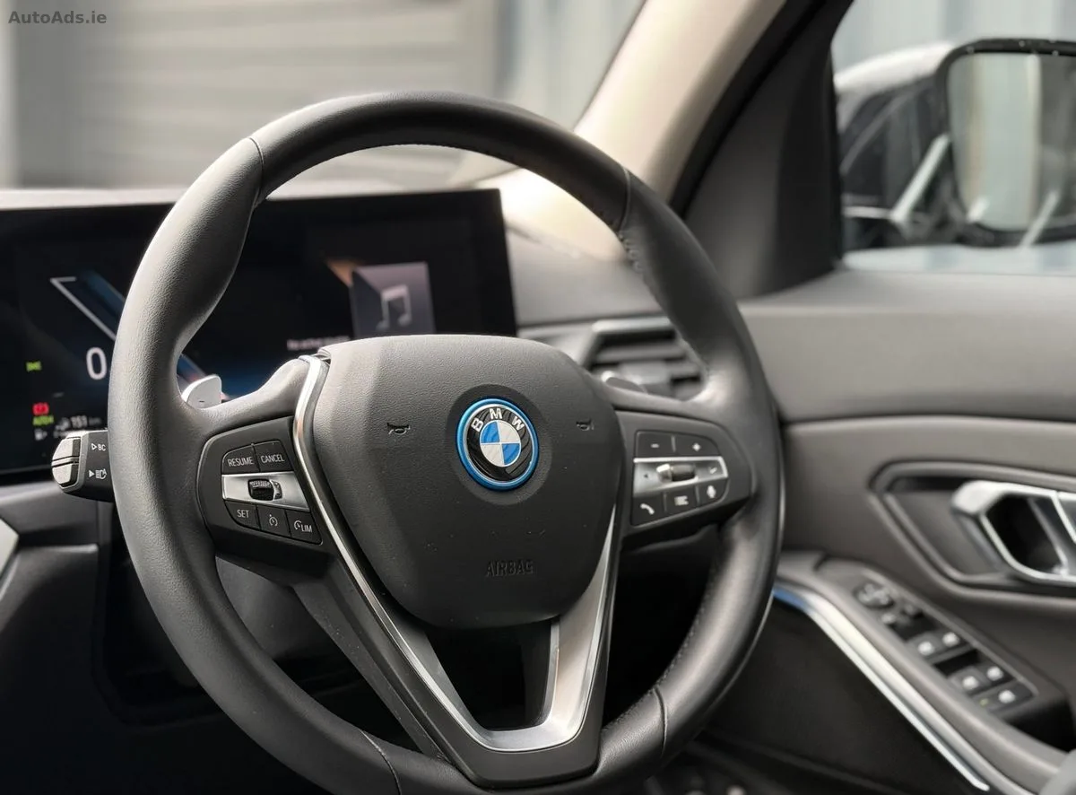 2022 BMW 3-Series – photo 16