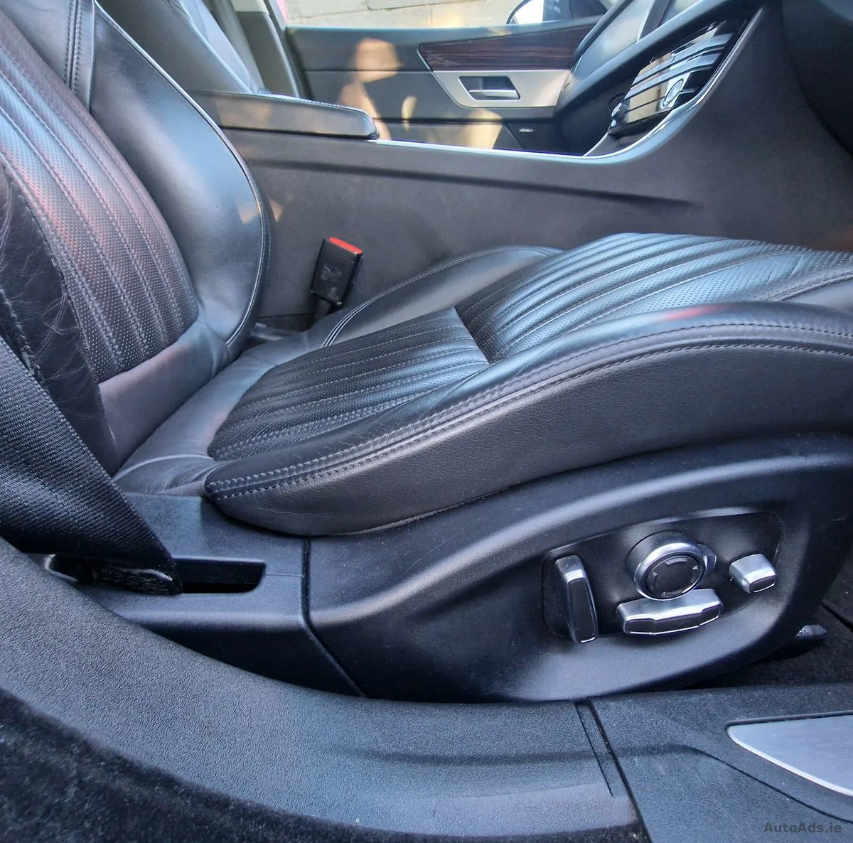 2017 Jaguar XF – photo 10