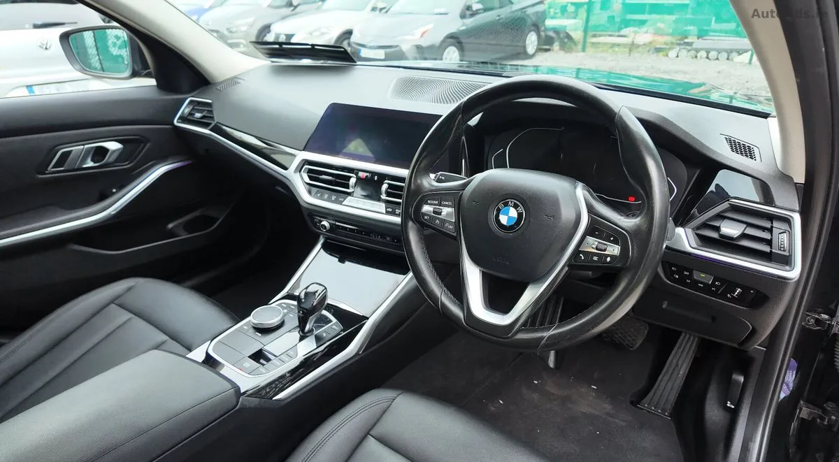 2021 BMW 3-Series – photo 14
