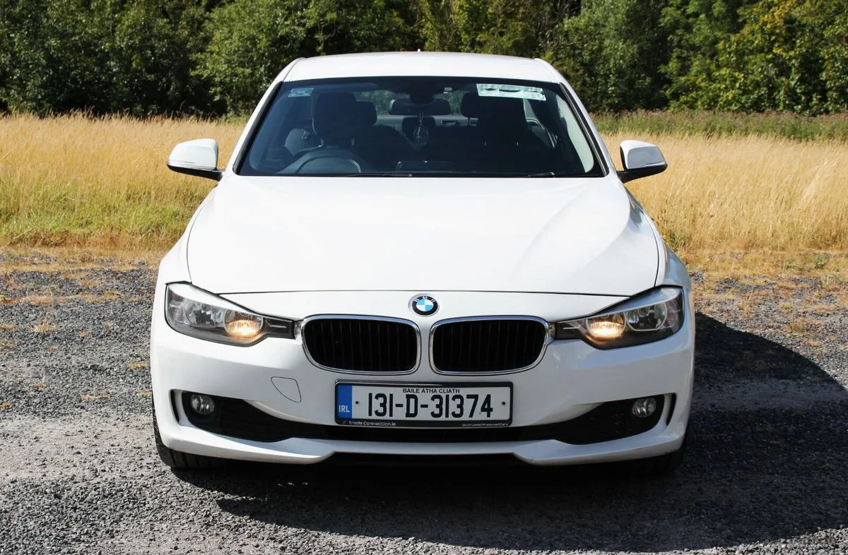 2013 BMW 3-Series – photo 2